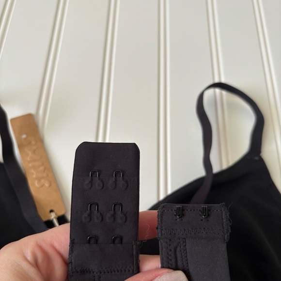 SKIMS | Women's Fits Everybody Crossover Triangle Bralette Black Onyx XL NWT - Picture 3 of 6